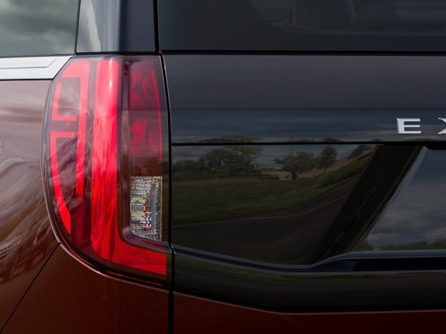 Ford Expedition Vehicle Full-screen Gallery Image 21
