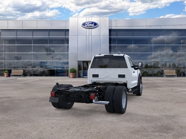 Ford F-450SD Vehicle Full-screen Gallery Image 8