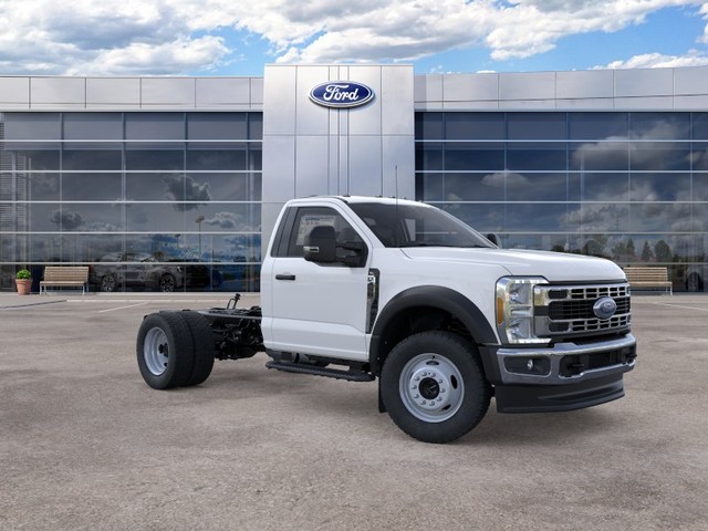 Ford F-450SD Vehicle Full-screen Gallery Image 7