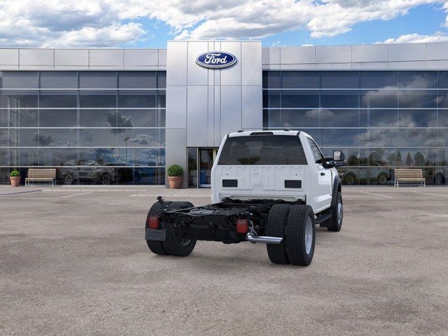 Ford F-450SD Vehicle Full-screen Gallery Image 8