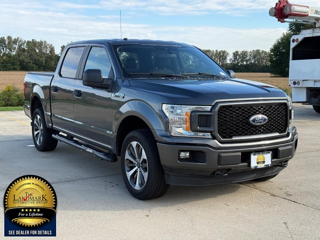 Ford F-150 Vehicle Full-screen Gallery Image 3