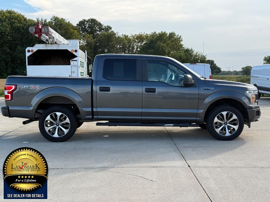 Ford F-150 Vehicle Full-screen Gallery Image 4