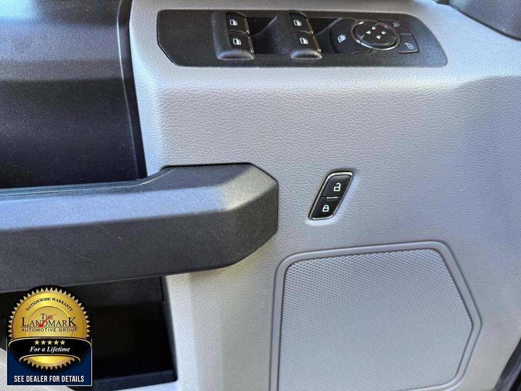 Ford F-150 Vehicle Full-screen Gallery Image 8