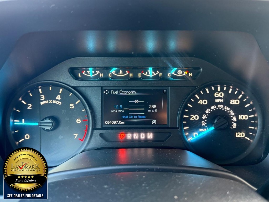 Ford F-150 Vehicle Full-screen Gallery Image 12