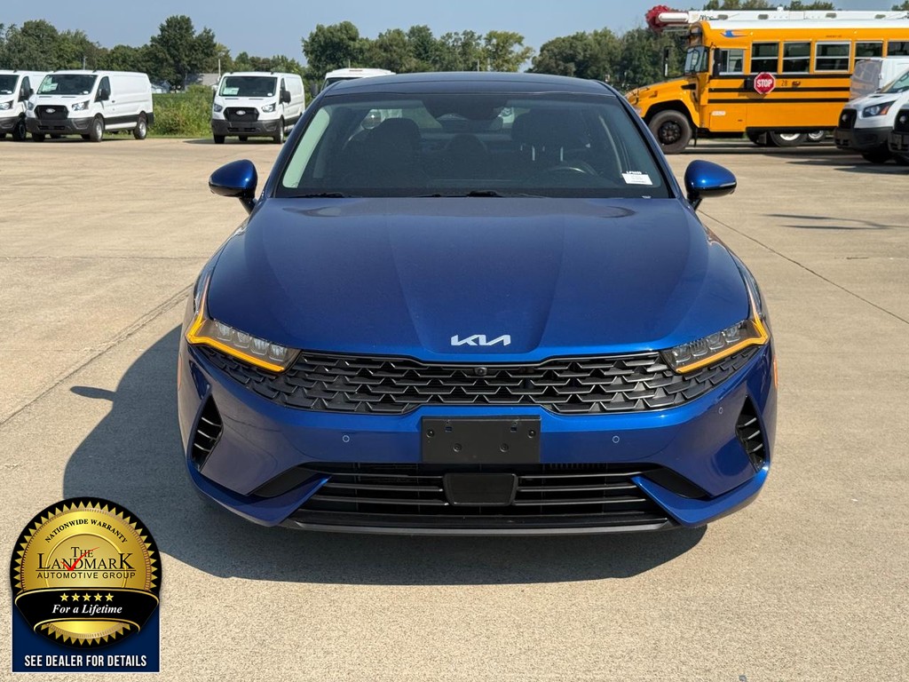 Kia K5 Vehicle Full-screen Gallery Image 2