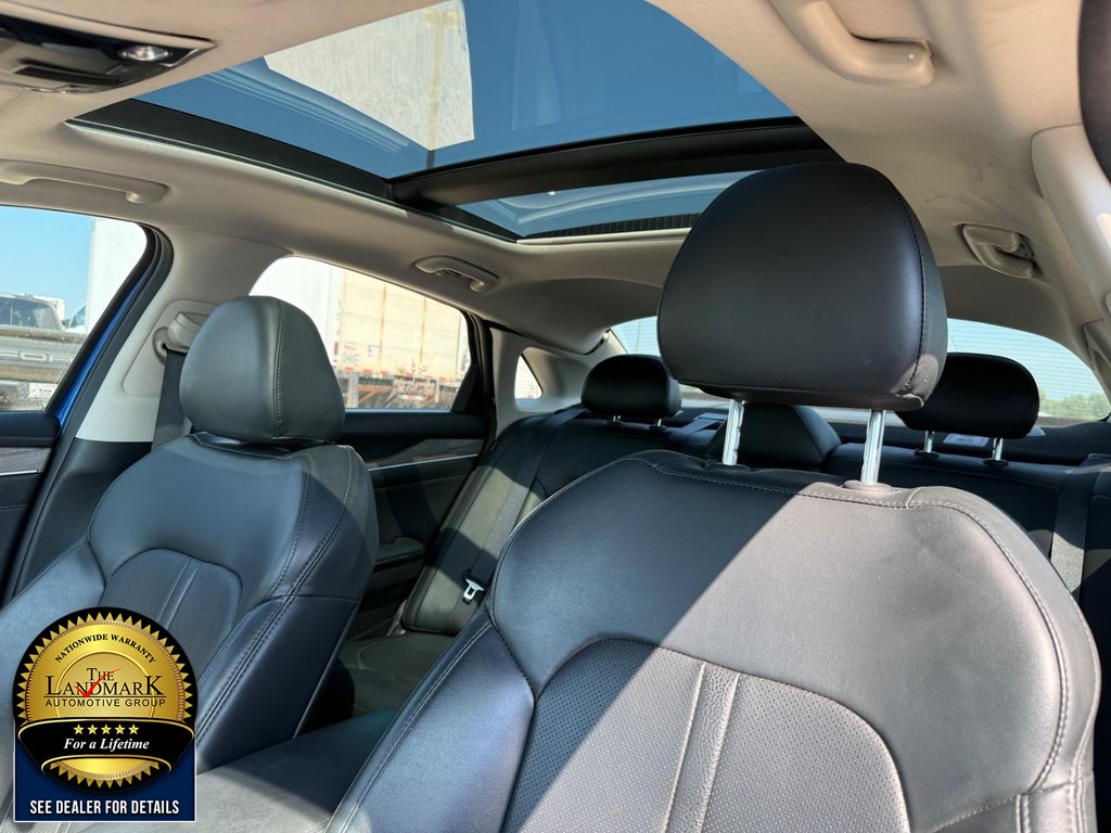 Kia K5 Vehicle Full-screen Gallery Image 9