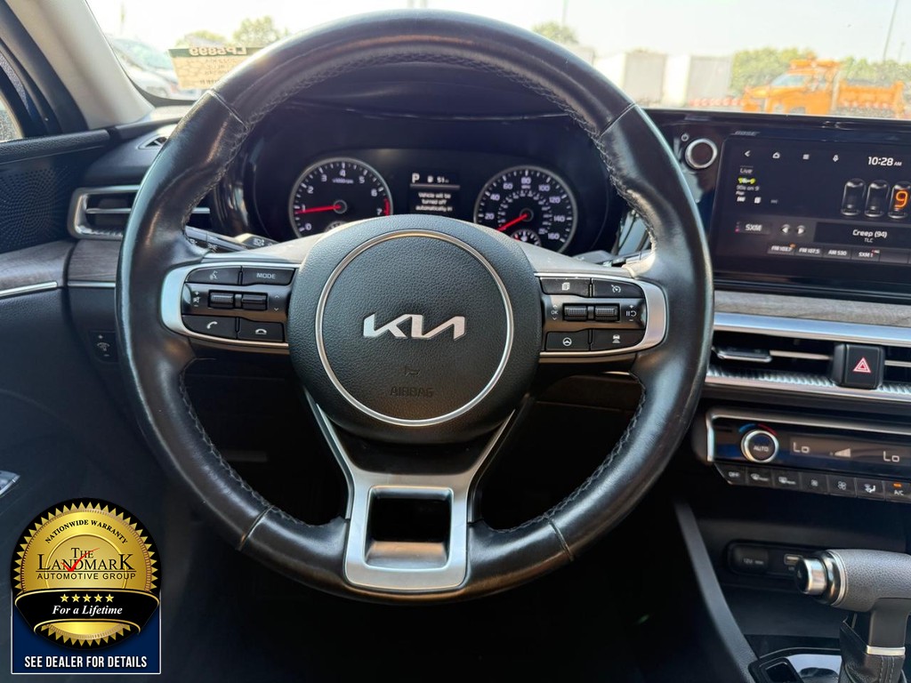 Kia K5 Vehicle Full-screen Gallery Image 18