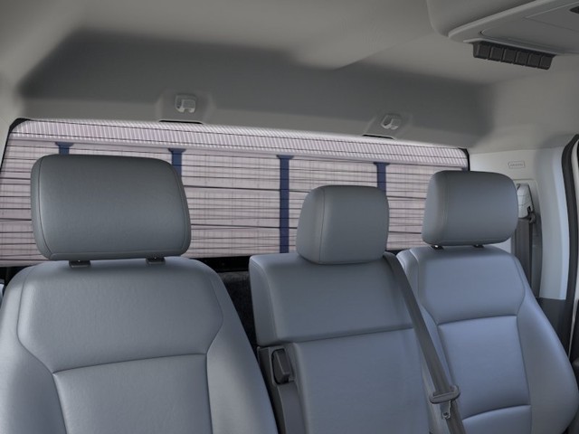 Ford F-550SD Vehicle Full-screen Gallery Image 22