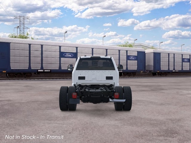 Ford F-550SD Vehicle Full-screen Gallery Image 5
