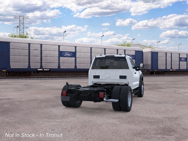 Ford F-550SD Vehicle Full-screen Gallery Image 8