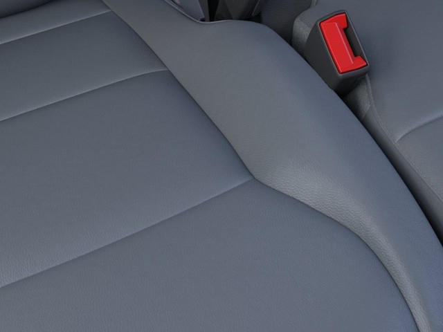 Ford F-550SD Vehicle Full-screen Gallery Image 16