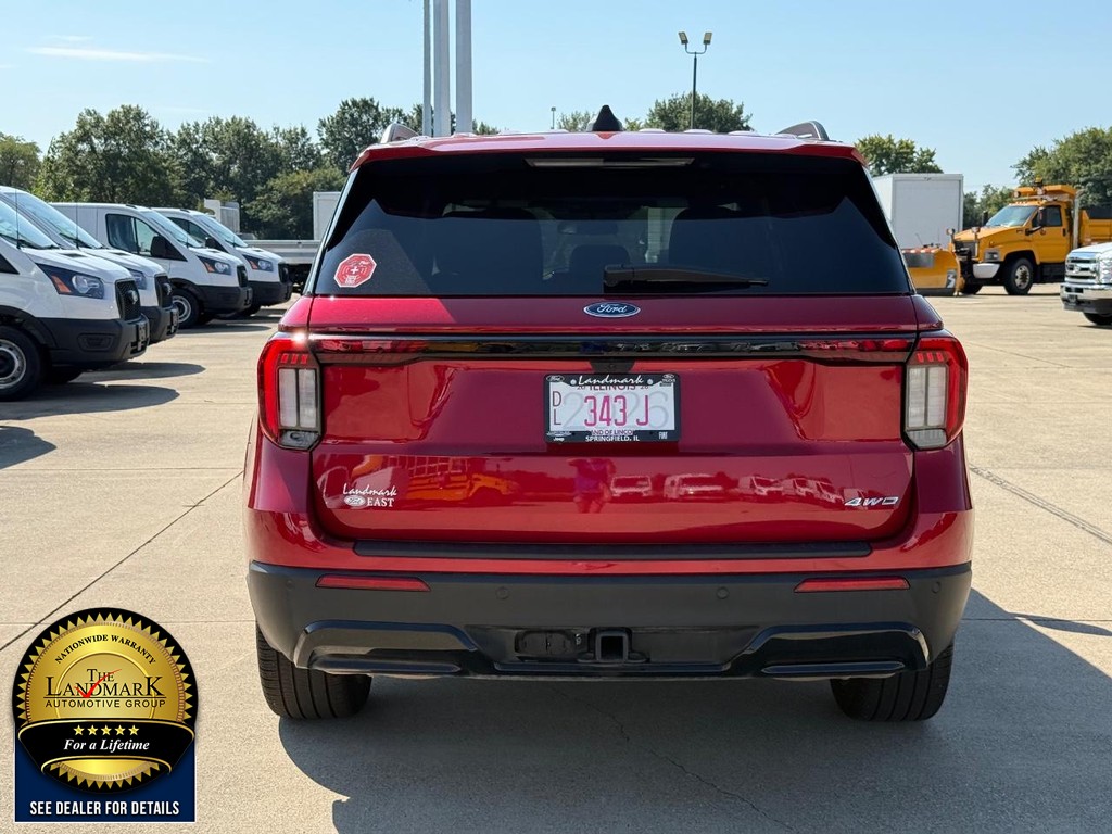 Ford Explorer Vehicle Full-screen Gallery Image 6