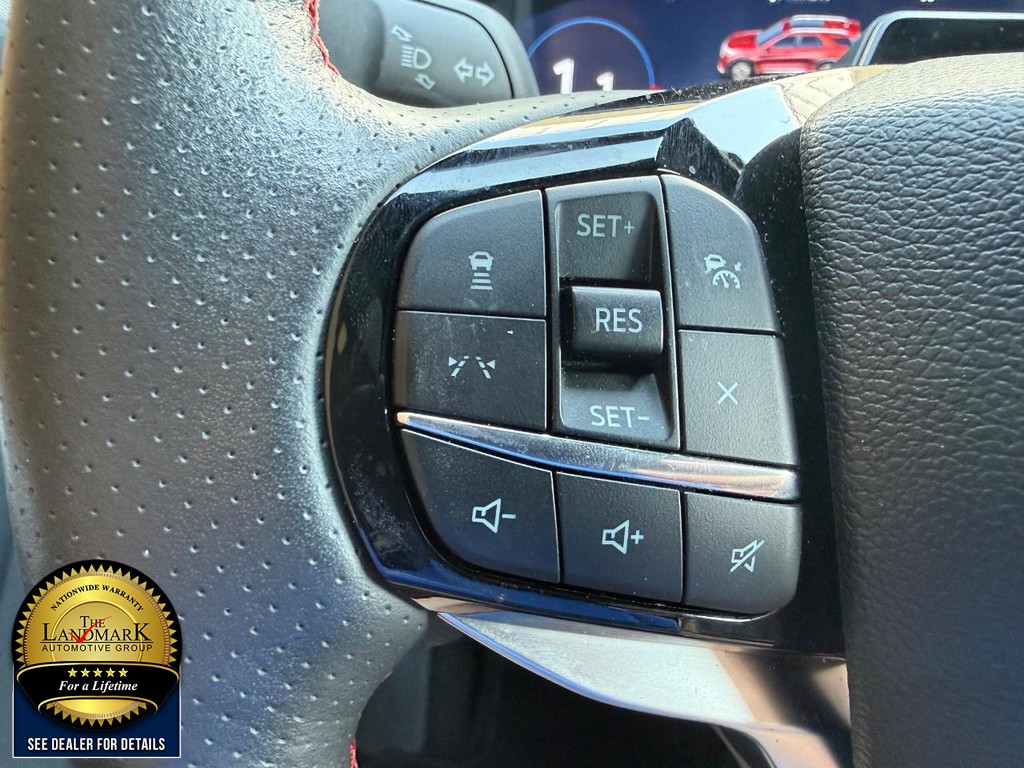 Ford Explorer Vehicle Full-screen Gallery Image 10