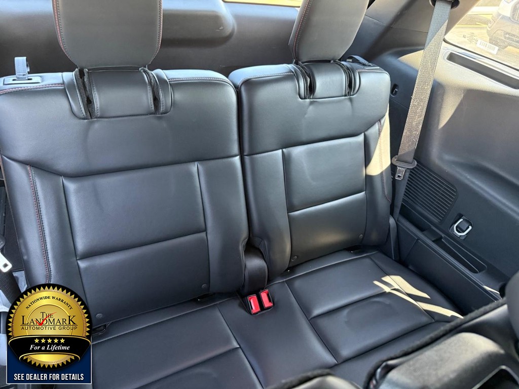 Ford Explorer Vehicle Full-screen Gallery Image 18