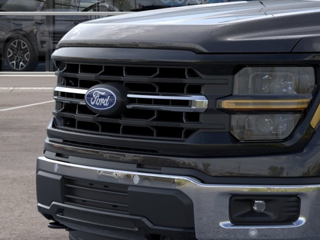 Ford F-150 Vehicle Full-screen Gallery Image 17