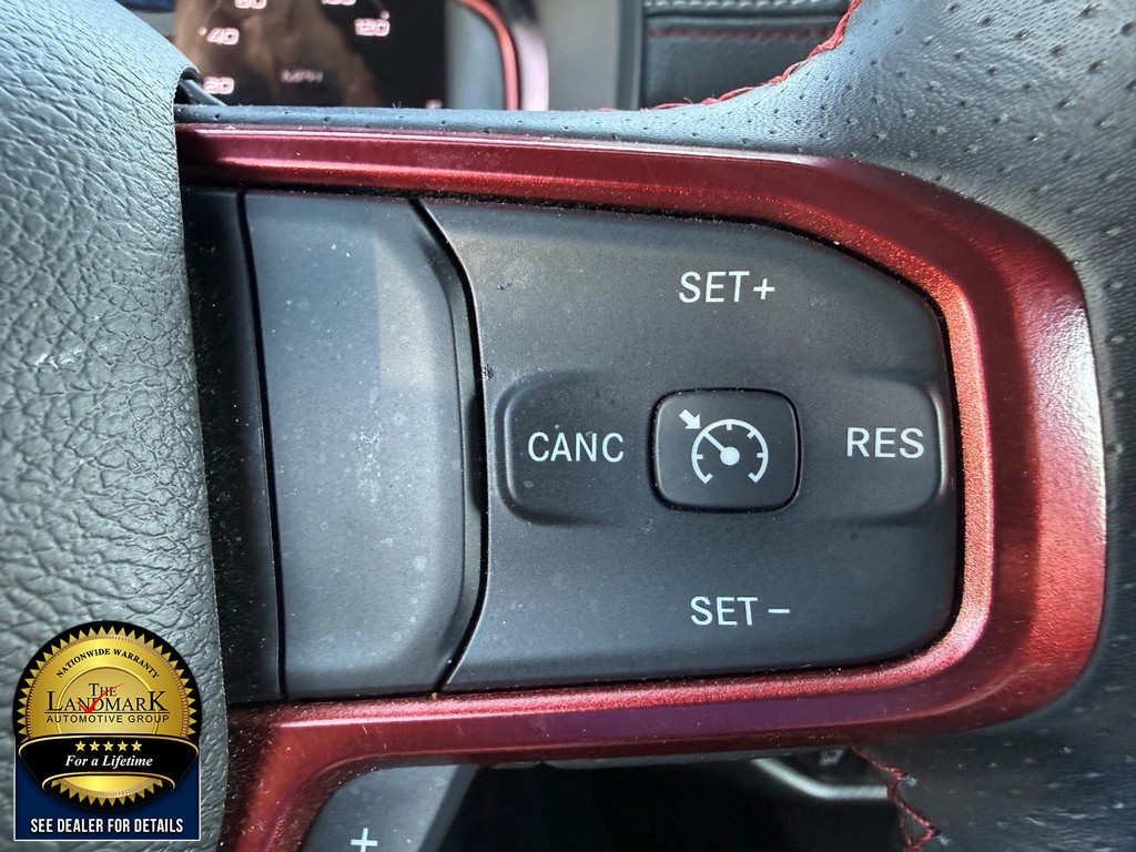 Ram 1500 Vehicle Full-screen Gallery Image 11