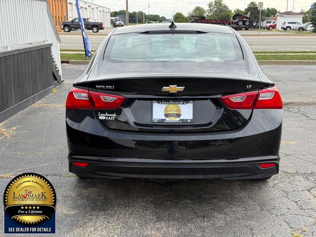 Chevrolet Malibu Vehicle Full-screen Gallery Image 6