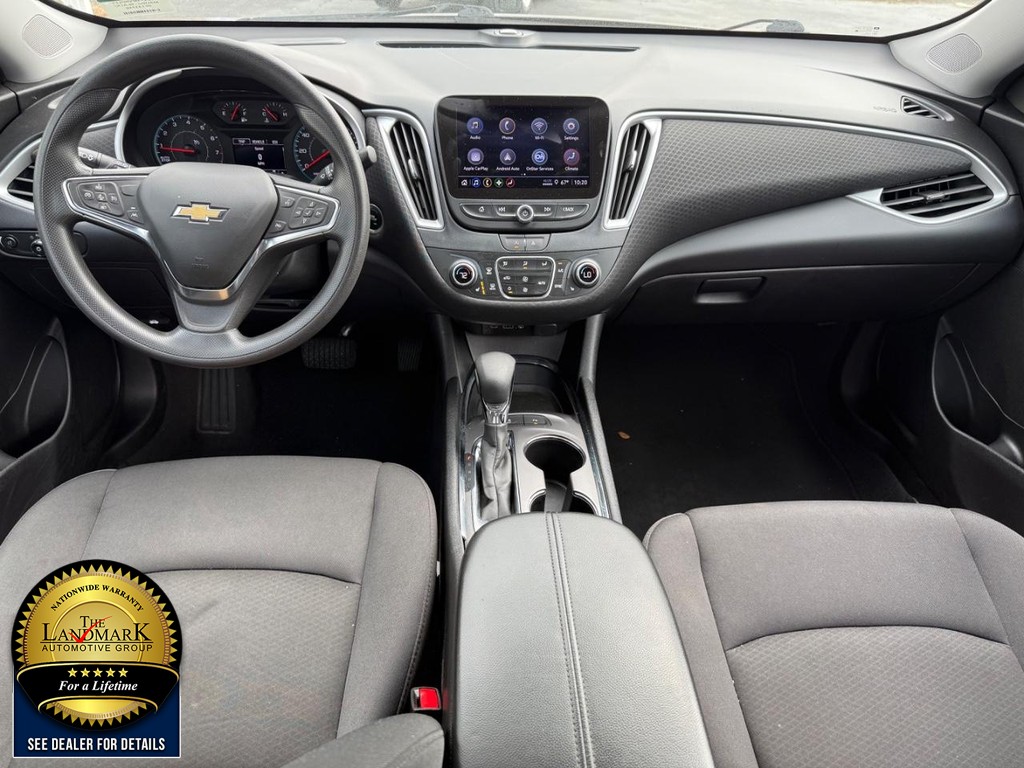 Chevrolet Malibu Vehicle Full-screen Gallery Image 16
