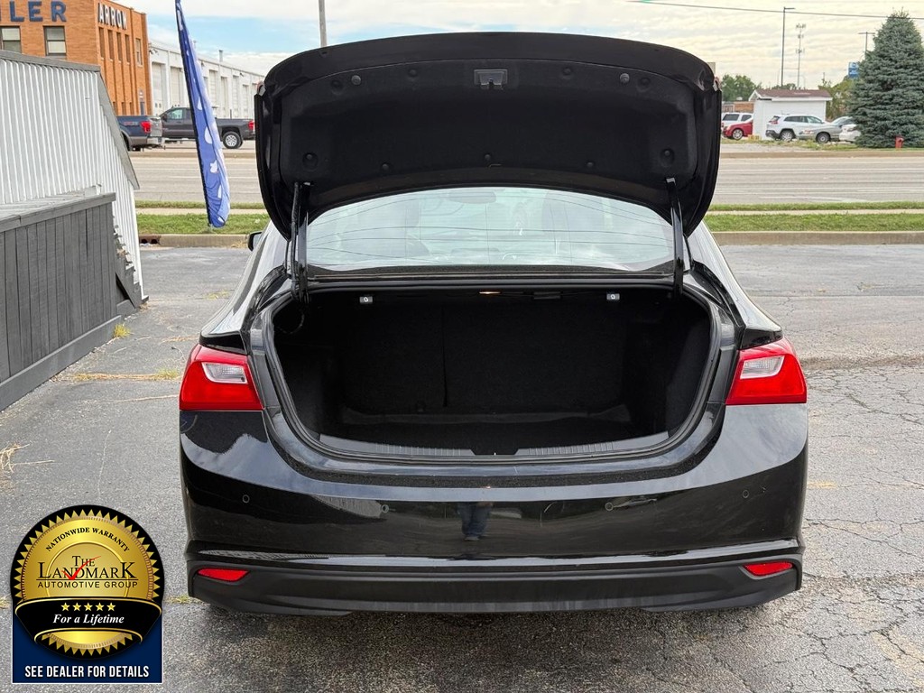 Chevrolet Malibu Vehicle Full-screen Gallery Image 19