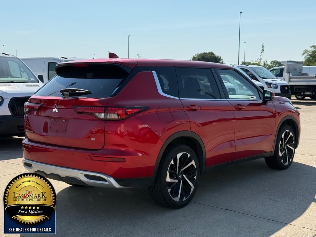 Mitsubishi Outlander Vehicle Full-screen Gallery Image 5