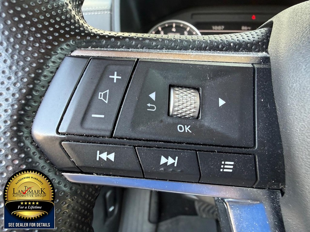 Mitsubishi Outlander Vehicle Full-screen Gallery Image 10