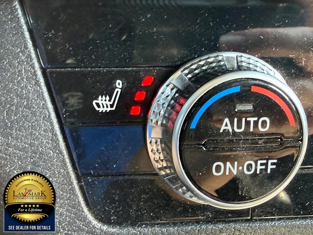 Mitsubishi Outlander Vehicle Full-screen Gallery Image 14