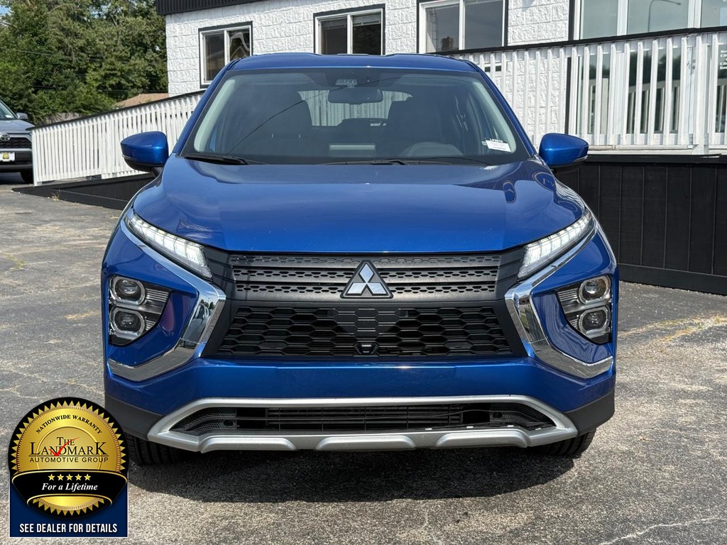 Mitsubishi Eclipse Cross Vehicle Full-screen Gallery Image 2