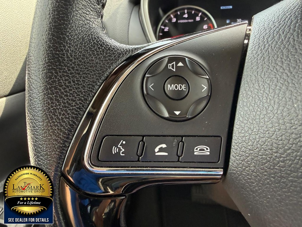 Mitsubishi Eclipse Cross Vehicle Full-screen Gallery Image 10