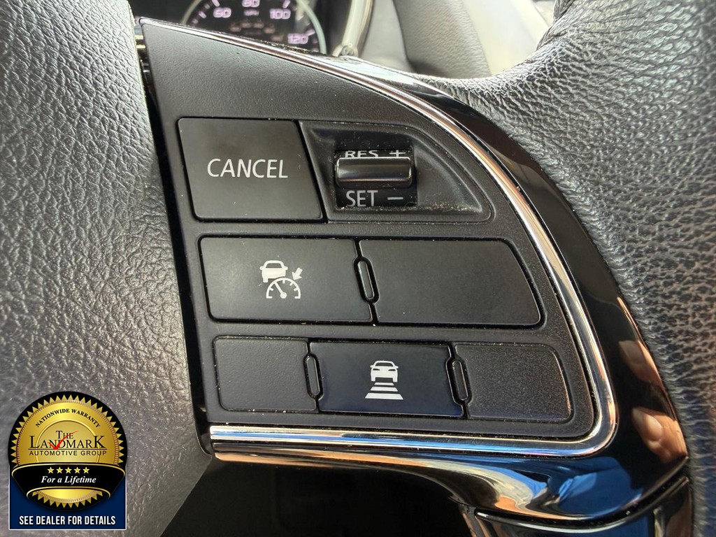 Mitsubishi Eclipse Cross Vehicle Full-screen Gallery Image 11