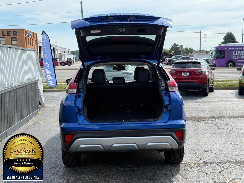 Mitsubishi Eclipse Cross Vehicle Full-screen Gallery Image 20