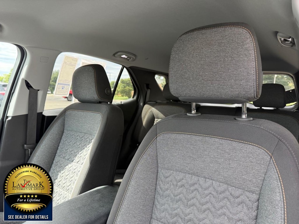 Chevrolet Equinox Vehicle Full-screen Gallery Image 9