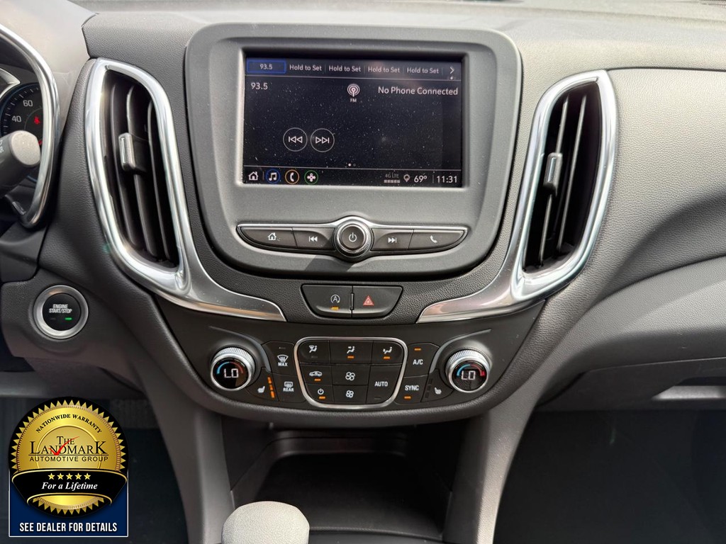 Chevrolet Equinox Vehicle Full-screen Gallery Image 18