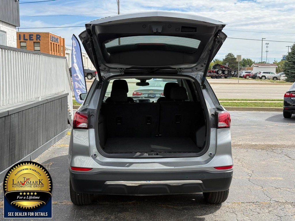 Chevrolet Equinox Vehicle Full-screen Gallery Image 19