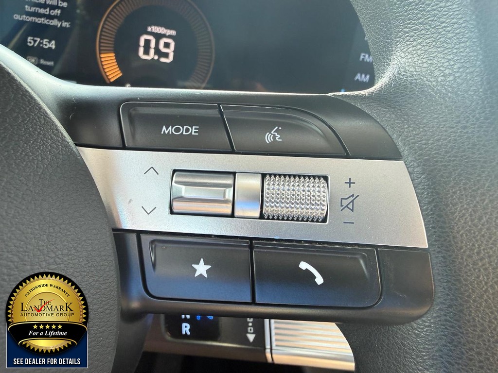 Hyundai Sonata Vehicle Full-screen Gallery Image 11