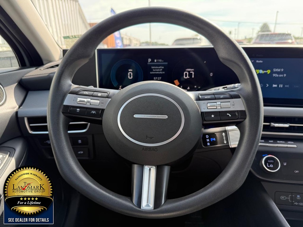 Hyundai Sonata Vehicle Full-screen Gallery Image 17