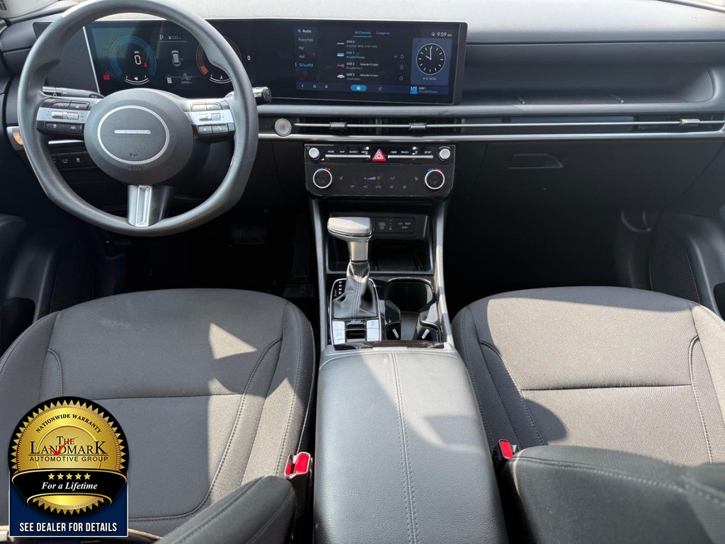 Hyundai Tucson Vehicle Full-screen Gallery Image 16