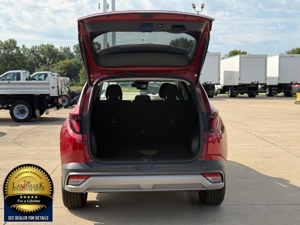 Hyundai Tucson Vehicle Full-screen Gallery Image 18