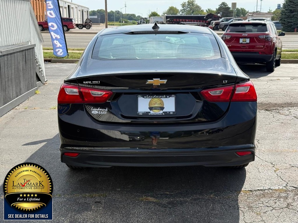 Chevrolet Malibu Vehicle Full-screen Gallery Image 6