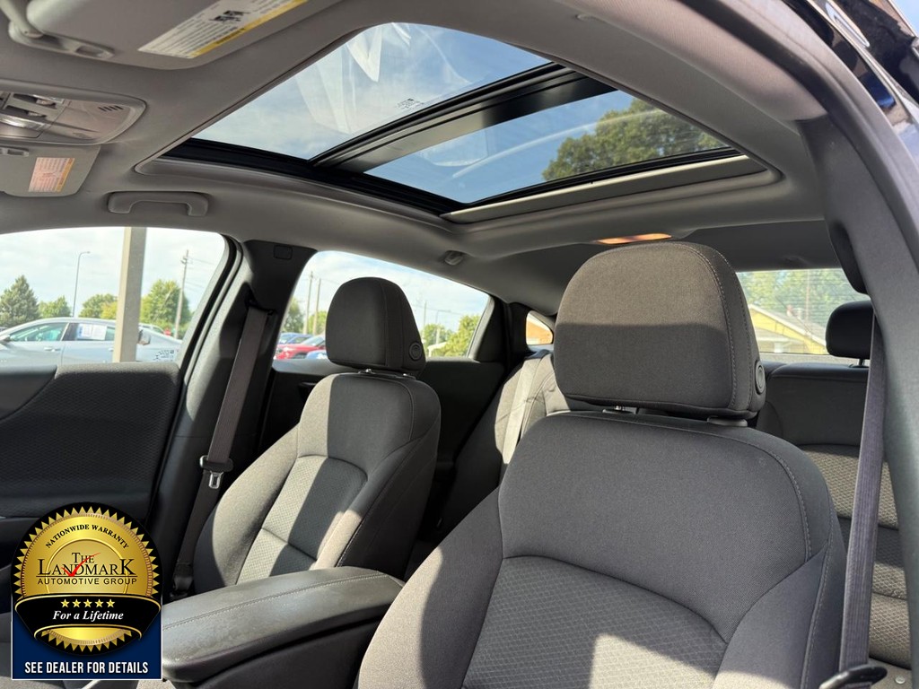 Chevrolet Malibu Vehicle Full-screen Gallery Image 9