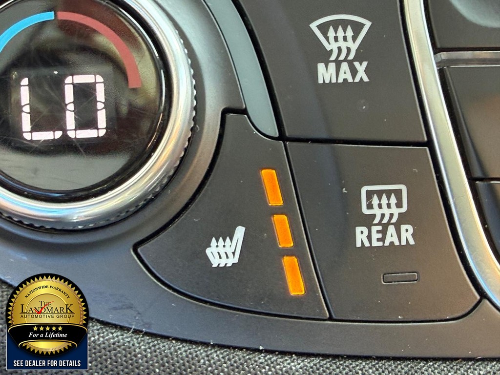 Chevrolet Malibu Vehicle Full-screen Gallery Image 14