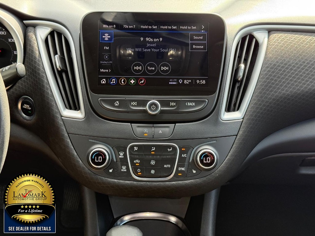 Chevrolet Malibu Vehicle Full-screen Gallery Image 18