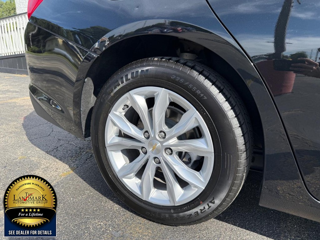 Chevrolet Malibu Vehicle Full-screen Gallery Image 20