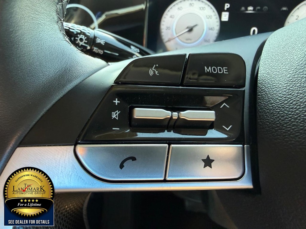 Hyundai Elantra Vehicle Full-screen Gallery Image 10