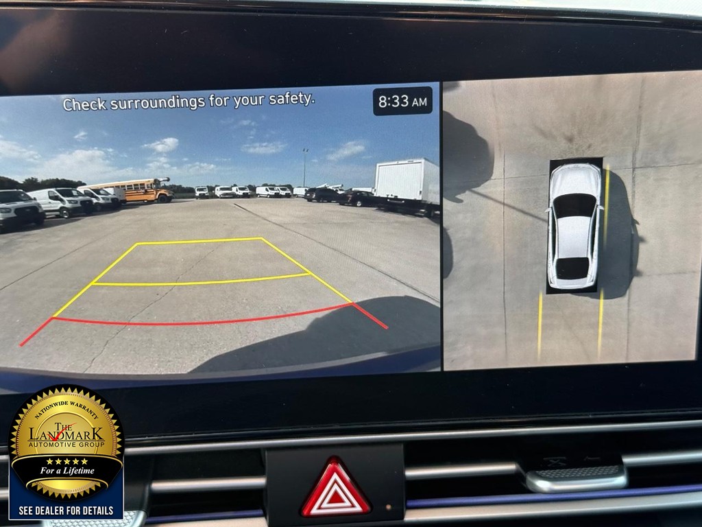 Hyundai Elantra Vehicle Full-screen Gallery Image 13