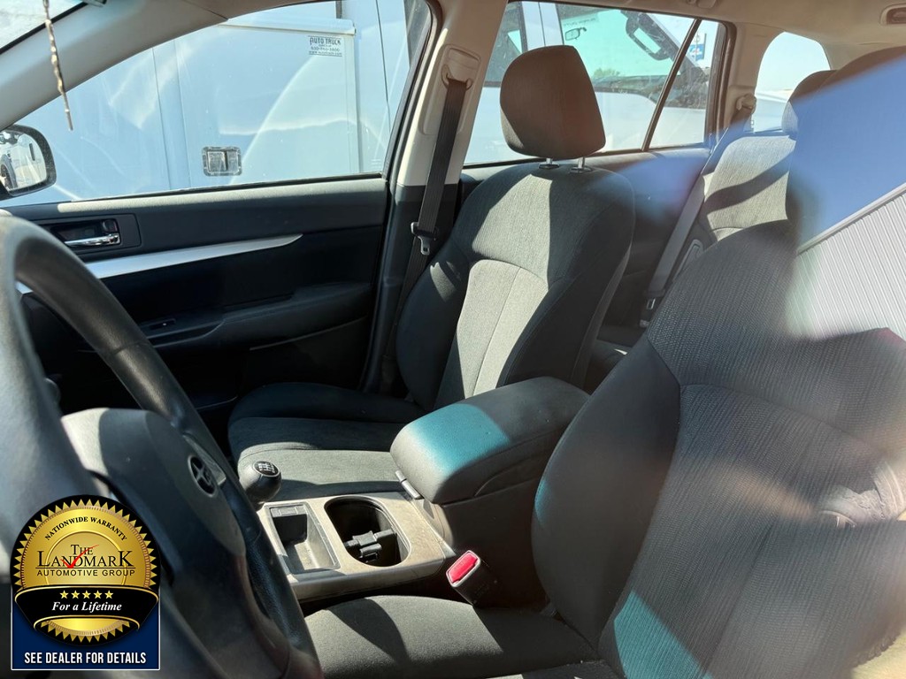 Subaru Outback Vehicle Full-screen Gallery Image 03