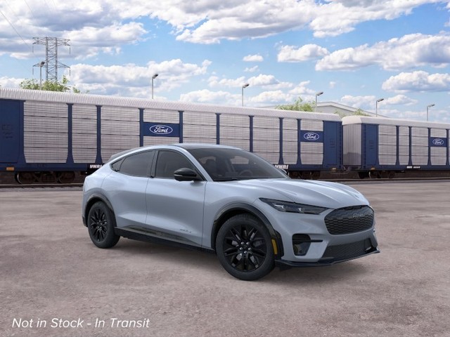 Ford Mustang Mach-E Vehicle Full-screen Gallery Image 7