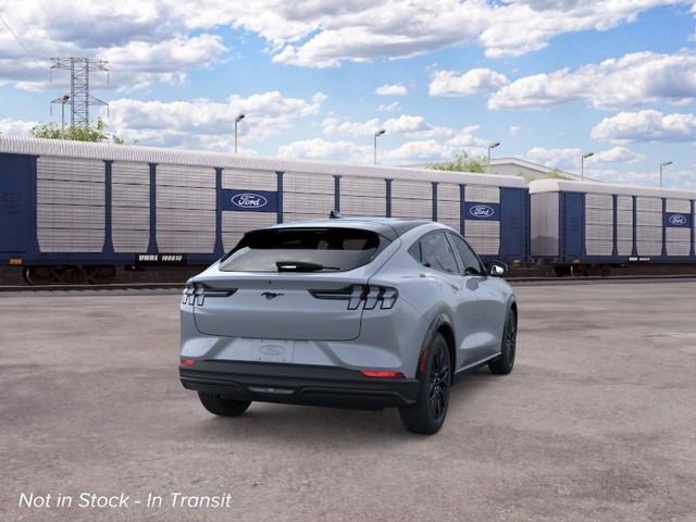 Ford Mustang Mach-E Vehicle Full-screen Gallery Image 8