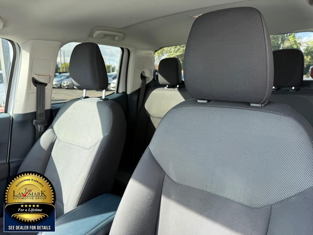 Ford Maverick Vehicle Full-screen Gallery Image 9