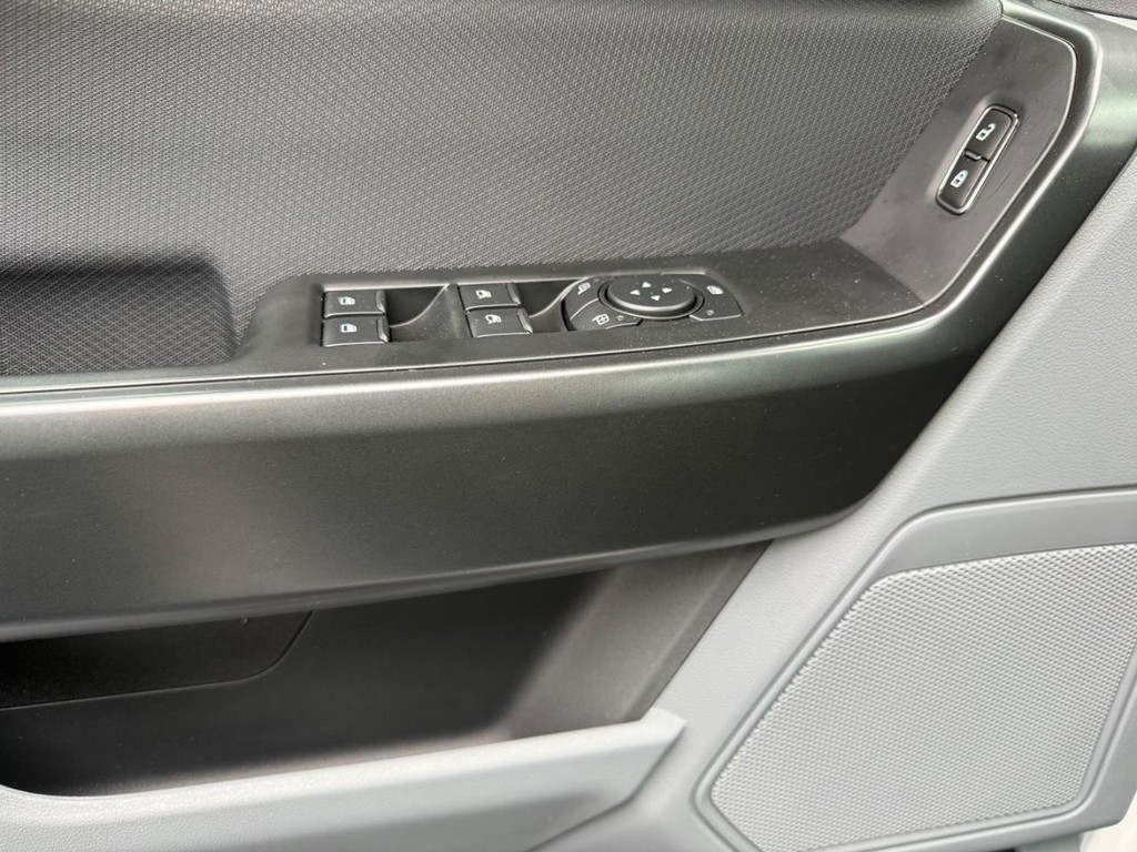 Ford F-150 Vehicle Full-screen Gallery Image 8
