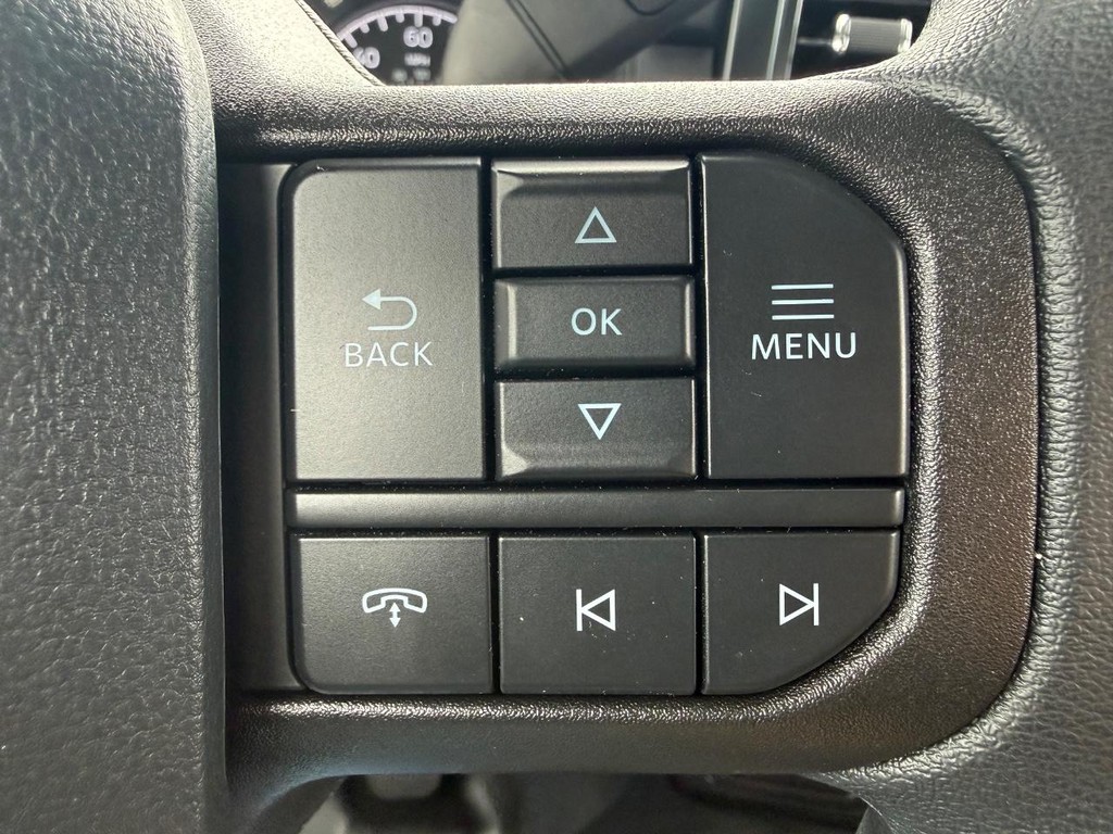 Ford F-150 Vehicle Full-screen Gallery Image 11